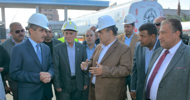 محافظ الغربية يتفقد شركتى التعاون والقاهرة لتكرير البترول
