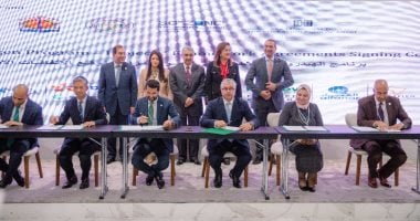 مصر تدخل تاريخ وقود المستقبل من أوسع أبوابه.. عقود الوقود الأخضر والطاقة المتجددة بـ"اقتصادية قناة السويس" أكبر مكاسب قمة المناخ.. واستثمارات مليارية تستقطب تكنولوجيا المستقبل لتموين السفن والتصدير للخارج