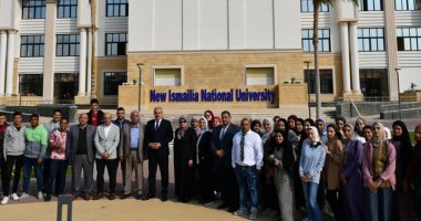 انتظام طلاب كلية تكنولوجيا العلوم الصحية بمقر جامعة الإسماعيلية الأهلية