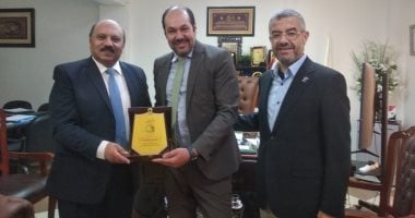 رئيس مياه القناة يستقبل رئيس لجنة الإسكان بمجلس النواب