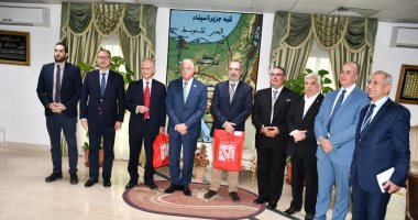 نائب وزير خارجية اليونان يهنئ محافظ جنوب سيناء بنجاح مؤتمر المناخ