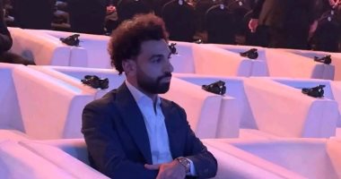 شاهد لحظة تسلم محمد صلاح جائزة جلوب سوكر 2022