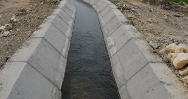 تنفيذ مشروعات رى ضخمة بالفيوم.. 33 مشروعا منها 25 لتأهيل الترع و5 للكبارى.. المحافظ: نتوسع فى تنفيذ مشروعات الرى الحديث للحفاظ على خصوبة التربة وزيادة إنتاجية الأرض.. ووكيل الوزارة يكشف تفاصيل التنفيذ.. صور