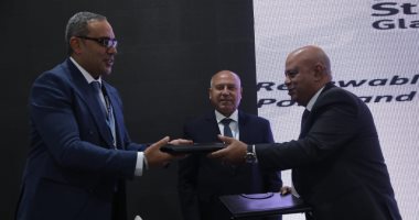 النقل توقع 4 اتفاقيات بمجال السكك الحديدية ومترو الأنفاق مع شركات عالمية