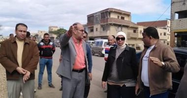 إزالة بناء مخالف على الطريق العام في العامرية بالإسكندرية