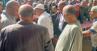 إقبال شديد على معرض السلع الغذائية في تلا بالمنوفية 
