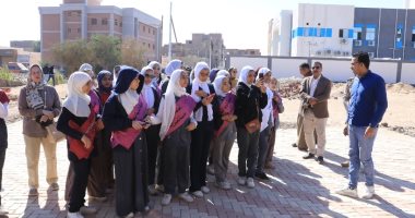 حياة كريمة بسوهاج.. 30 طالبا يزورون المشروعات القومية ضمن مبادرة "من حقك تعرف"