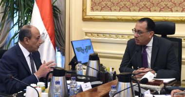 رئيس الوزراء يستعرض مع وزير الطيران عددا من ملفات العمل 