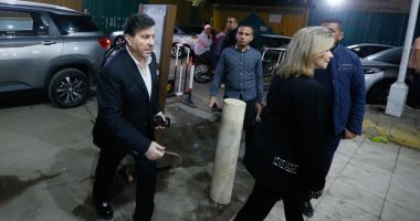 وصول هانى شاكر إلى عزاء الموسيقار محمد سلطان 