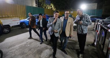 مصطفى كامل وحلمى عبد الباقى ومحمد ثروت يقدمون واجب العزاء فى محمد سلطان 