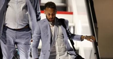منتخب البرازيل يصل قطر بقيادة نيمار لخوض كأس العالم.. فيديو وصور