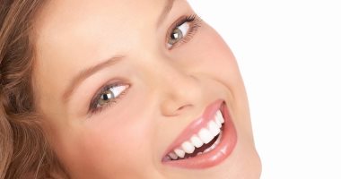 طرق سهلة لتبييض الأسنان ببساطة.. تمتعى بابتسامة مشرقة 