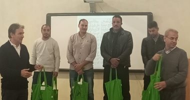 رئيس مجلس أمناء جامعة هليوبوليس يكرم العاملين المتميزين والقدامى.. صور