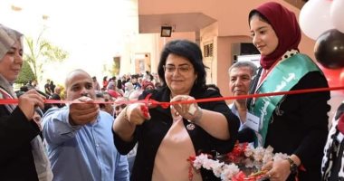 نائبة رئيس جامعة المنوفية تفتتح المعرض الخيري للملابس بإدارة رعاية الطلاب