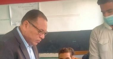 محافظ الشرقية يتفقد مدرسة ثانوية وأعمال رصف طريق الفردان بالصالحية القديمة