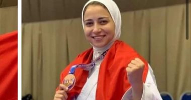 رئيس مجلس أمناء جامعة هليوبوليس يهنئ طالبة لفوزها بالمركز الثالث ببطولة العالم فى الكاراتيه