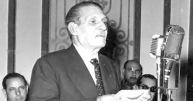 حكايات المؤثرين.. بديع خيرى شيخ المبدعين ورائد الكتابة المسرحية.. صنع فنًا مصريًا بطعم الملوخية والطعمية.. أول من قام بتمصير الفن وكتب للسينما.. وكان صحفيًا ومطربًا وممثلاً وملحنًا وصاحب أول كرتون عربى.. صور