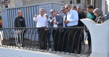 محافظ الغربية ونائبه يتابعان مشروعات الرصف بطنطا