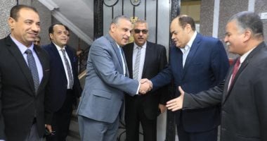 محافظ سوهاج يشارك في ملتقى "التجار.. التحديات والحلول".. صور
