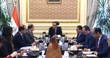 رئيس الوزراء يستعرض مع وزير المالية تقديرات الموازنة العامة للعام المالى الحالى