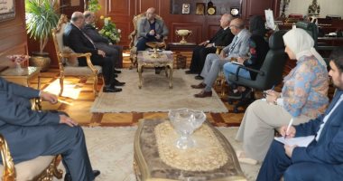محافظ بنى سويف يبحث إقامة مشروعات بمجالات إنتاج الأسمدة والهيدروجين الأخضر