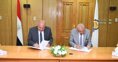 محافظ قنا يوقع بروتكول تعاون مع شركة مياه الشرب لإنشاء محطة بمدينة الأمل