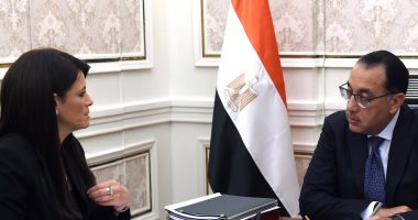 رئيس الوزراء يبحث مع وزيرة التعاون الدولى نتائج لقاءاتها خلال قمة المناخ.. صور