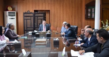 رئيس جامعة بنى سويف يرأس اجتماعى "الخدمات الإنتاجية" 