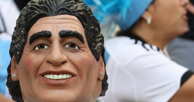 كأس العالم 2022.. مارادونا الغائب الحاضر في مدرجات الأرجنتين أمام السعودية