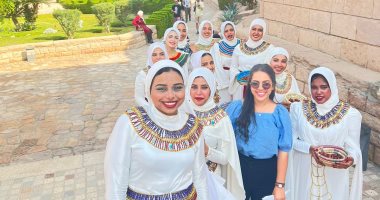 طلاب آثار أسوان ينظمون موكبا فرعونيا احتفالا بمرور 25 عاما على افتتاح متحف النوبة