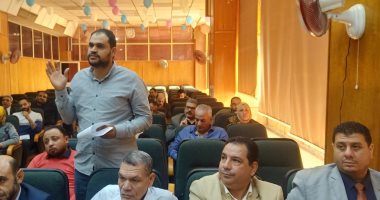محافظ كفر الشيخ يتابع مؤشرات الأداء لأعمال عيادات التأمين الصحي المسائية