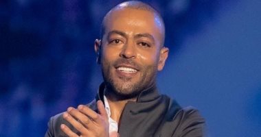 تامر عاشور: أول أغنية ألحنها لنفسى "كلموها عنى"