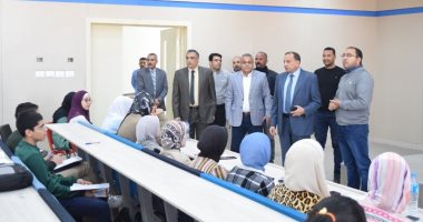 رئيس جامعة بنى سويف يوجه بتفعيل "بصمة الوجه" لطلاب الجامعة الأهلية.. صور