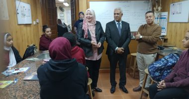 مدير تعليم القاهرة يتفقد عدة مدارس لمتابعة انضباطها.. صور