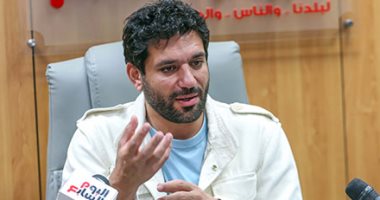 حسن الرداد: نفسيتى بعد وفاة والدتى تماشت مع متطلبات شخصيتى فى "تحت تهديد السلاح"