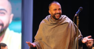 على الألفى يحيى حفلا على مسرح الجمهورية ويطلب من جمهوره الدعاء لأنغام