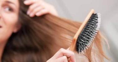 دليلك لاختيار فرشاة مناسبة لنوع شعرك.. لحمايته من التقصف والتلف