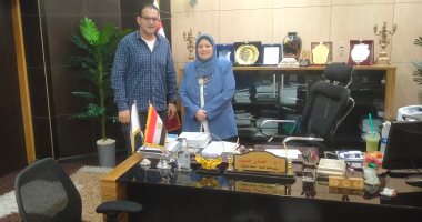 عميد إعلام القاهرة: تنفيذ برامج شاملة للتحول الرقمى بالكلية.. برامج تدريبية للطلاب والهيئة المعاونة مرتبطة بخطة التنمية المستدامة 2030 مجانا وأخرى بسعر رمزي.. وتؤكد: ندرس إطلاق موقع إخبارى شامل قريبا