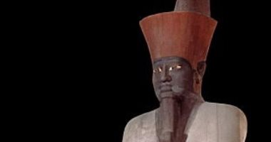 تمثال الملك منتوحتب الثانى مؤسس الدولة الوسطى.. شاهده