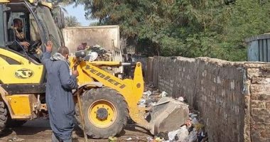 رفع 350 طنا من القمامة والمخلفات فى حملة نظافة بمركز جرجا فى سوهاج