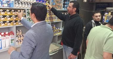 تحرير 380 محضرا متنوعا للمخالفين من أصحاب المحال التجارية بكفر الشيخ.. صور