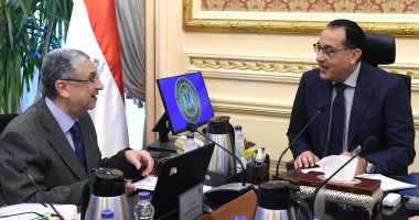 وزير الكهرباء: مشروع مجمع "بنبان" أكبر محطة طاقة شمسية فى مكان واحد