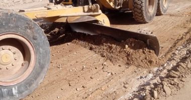 الجيزة تواصل تطوير طريق المناشى أم دينار بمنشأة القناطر