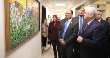 طلاب فنون جميلة حلوان يجملون مبنى وزارة التعليم العالى بالعاصمة الإدارية.. صور