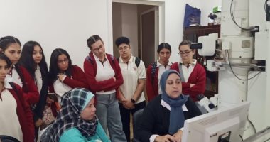 طلاب المدارس فى زيارة لمعامل كلية العلوم بجامعة الإسكندرية.. صور 
