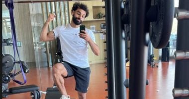 محمد صلاح يواصل تدريباته البدنية فى "الجيم"