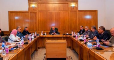 وزير الرى يبحث استعدادات موسم الأمطار والسيول