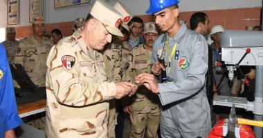 الفريق أسامة عسكر يشهد بيانا عمليا لإحدى وحدات المنطقة المركزية 