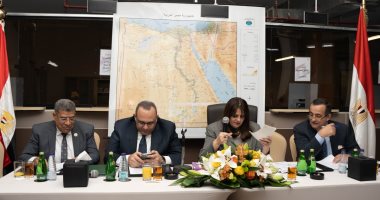 وزيرة الهجرة: إتاحة شراء السيارات من المنطقة الحرة فرصة للمصريين بالخارج