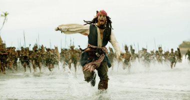 جوني ديب يعود لسلسلة Pirates Of The Caribbean.. اعرف التفاصيل